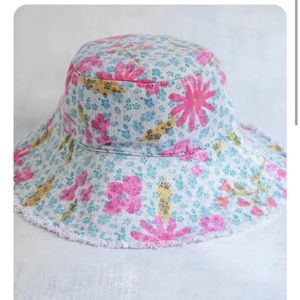 Natural life bucket hat